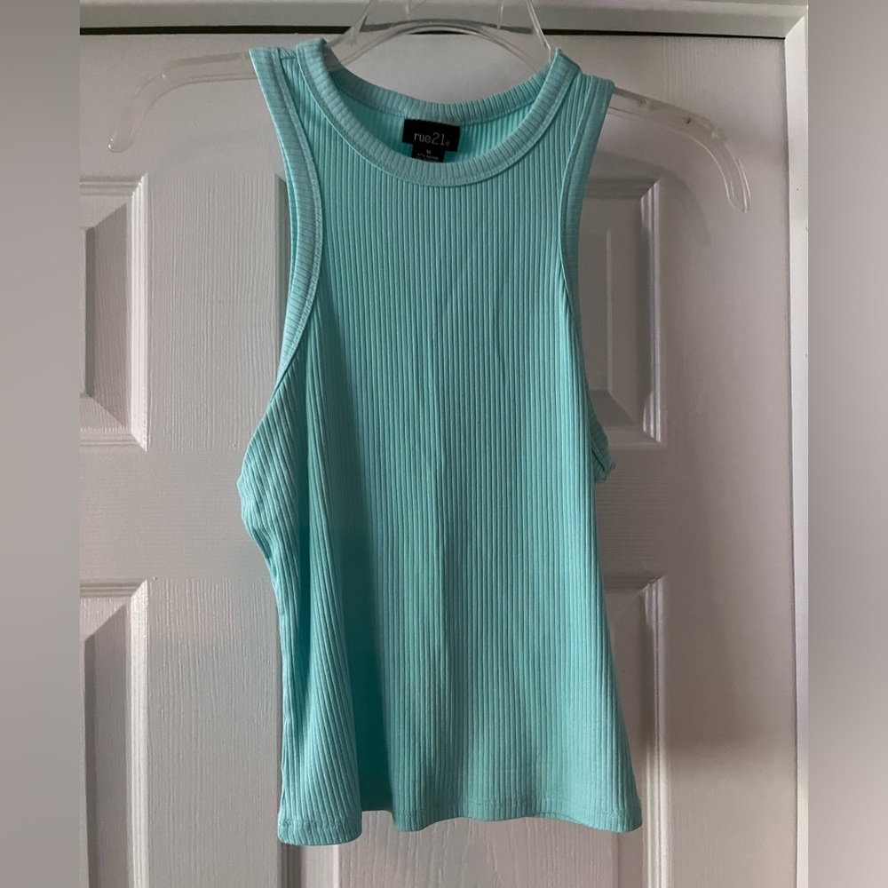 Rue 21 tank